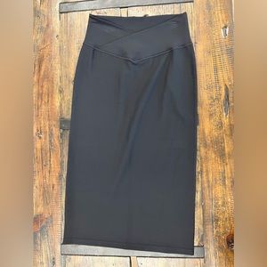 Black Réve Crossover Pencil Skirt size L
